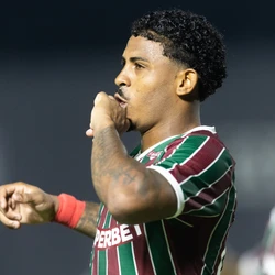 Em jogo equilibrado, o time tricolor contou com gols de Ruben Lezcano e John Kennedy para iniciar a caminhada em busca do 34° título estadual.