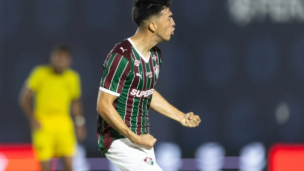 Haitiano deu a assistência para o primeiro gol e marcou o segundo