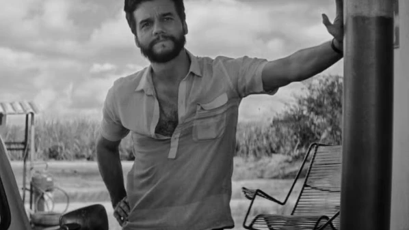 "O Agente Secreto", premiado com duas estatuetas no Globo de Ouro, segue a trilha ascendente de "Ainda Estou Aqui" no ano passado, pavimentando um caminho de reconhecimento internacional do cinema brasileiro