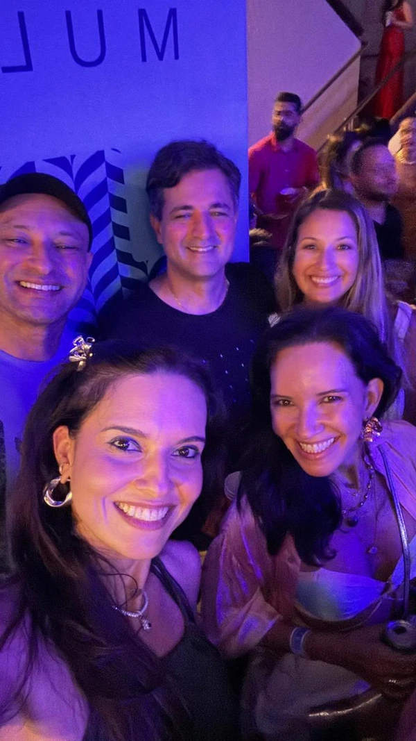 Denise Póvoa com Bruno Zagoto, Rafael Almeida, Kety Burke e Renata Póvoa.