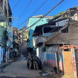 Operação ocorre na tarde desta quinta-feira (15) e conta com o apoio do helicóptero do Notaer