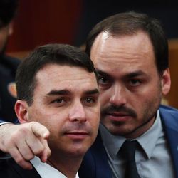 Enquanto políticos bolsonaristas defenderam a prisão domiciliar de Jair Bolsonaro, representantes da esquerda recuperaram fala antiga do ex-presidente sobre a Papuda.