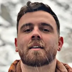 O presidente dos EUA não descarta ação militar no Irã. Teerã fechou temporariamente seu espaço aéreo para quase todos os voos.