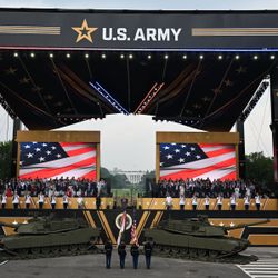 Menções de Donald Trump à doutrina Monroe e ameaças contra Cuba, México e Colômbia marcam retomada de postura intervencionista dos Estados Unidos.