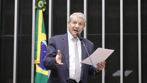 Em entrevista à coluna, ele elencou os motivos que o levaram a tomar essa decisão. O PSB vai ter que encontrar um substituto na chapa de candidatos a deputado federal