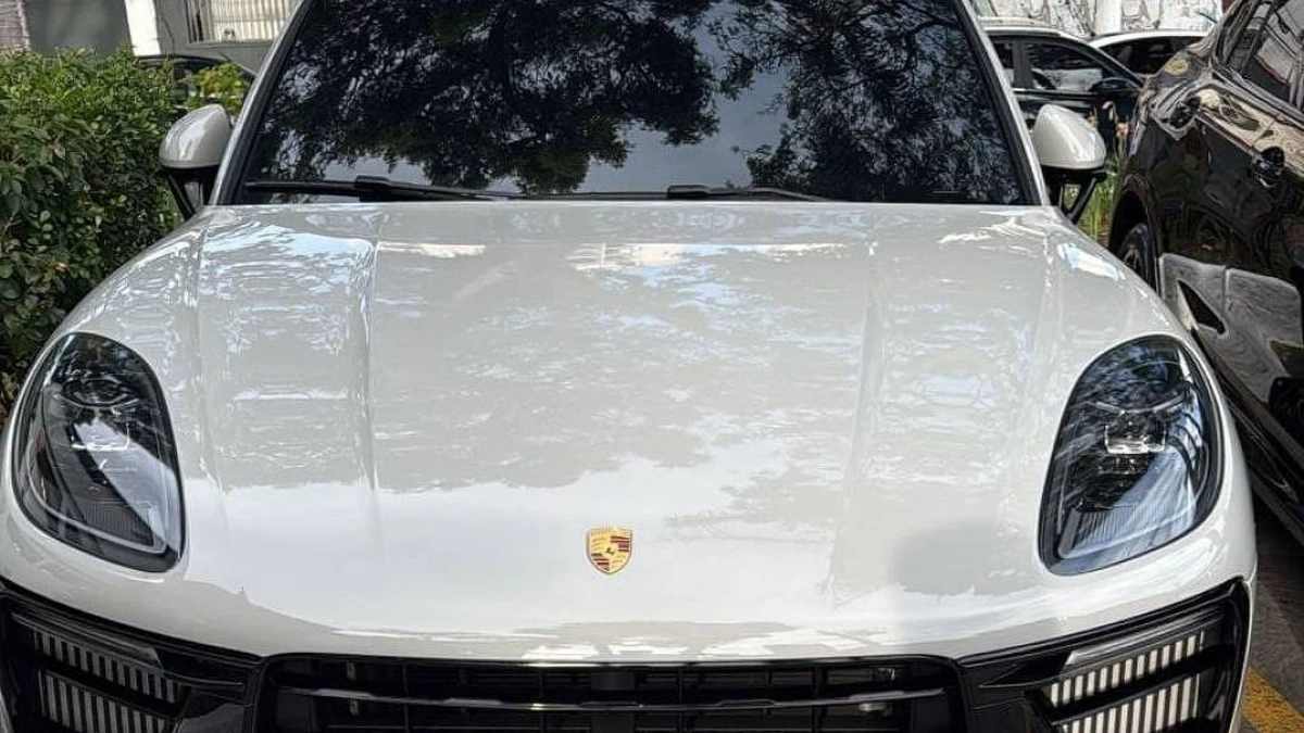 Um dos veículos de luxo apreendido na operação