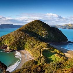 A Zelândia era originalmente parte do antigo supercontinente de Gondwana, que foi formado há cerca de 550 milhões de anos.