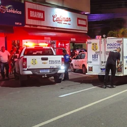 A motivação do crime, segundo a polícia, teria sido um desentendimento após o suspeito se sentir incomodado com um olhar da vítima durante uma discussão no estabelecimento