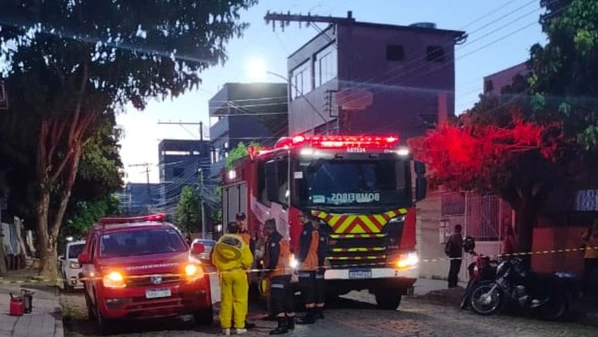 Caso ocorreu na Avenida Rio Doce, no bairro Adélia Giuberti; bombeiros isolaram a área e algumas vítimas foram levadas ao hospital