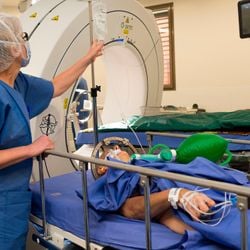 A estimulação cerebral é empregada há muito tempo para tratar de doenças como o mal de Parkinson. Agora, ela está sendo testada para combater a perda de memória.