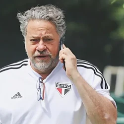 O pedido de destituição, protocolado em 23 de dezembro, tem como base a suspeita de uso irregular de camarotes do Morumbis durante shows