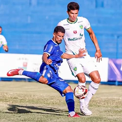 Rian Felipe abre o placar, mas Patrick Cruz deixa tudo igual. Alvianil teve um gol anulado nos acréscimos