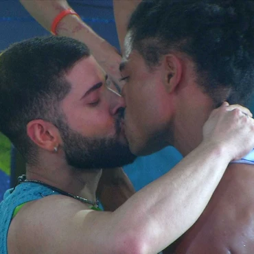 Imagem - BBB 26: Show de Anitta, primeiros beijos e fim de aliança movimentam a madrugada; veja o resumo