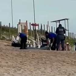 A vítima estava com lesões no rosto e na cabeça, segundo a Polícia Militar. A perícia da Polícia Científica foi acionada