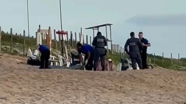 A vítima estava com lesões no rosto e na cabeça, segundo a Polícia Militar. A perícia da Polícia Científica foi acionada