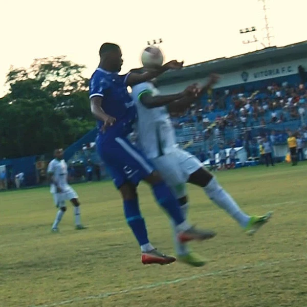 Lance polêmico em Vitória x Porto Vitória