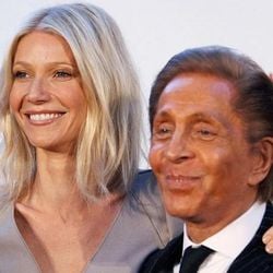 Um dos gigantes da moda do século XX, suas criações foram usadas por celebridades como Elizabeth Taylor, Julia Roberts e Gwyneth Paltrow.