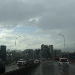 Sistema de baixa pressão começa a se formar próximo à costa do Sudeste, dando origem a um ciclone extratropical no oceano Atlântico