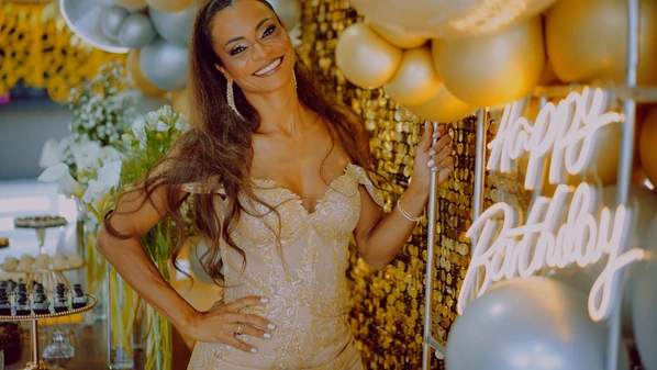 A repórter e apresentadora do "Em Movimento"  reuniu a família e amigos para comemorar a data, no sábado (17), no Na Vista