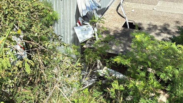 Aeronave experimental caiu logo após decolar; piloto sofreu ferimento leve na mão, recebeu atendimento no local e recusou encaminhamento a uma unidade de saúde