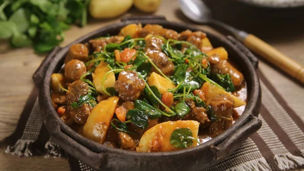 Receita com corte bovino é preparada na panela de pressão e faz sucesso no dia a dia de muitos brasileiros
