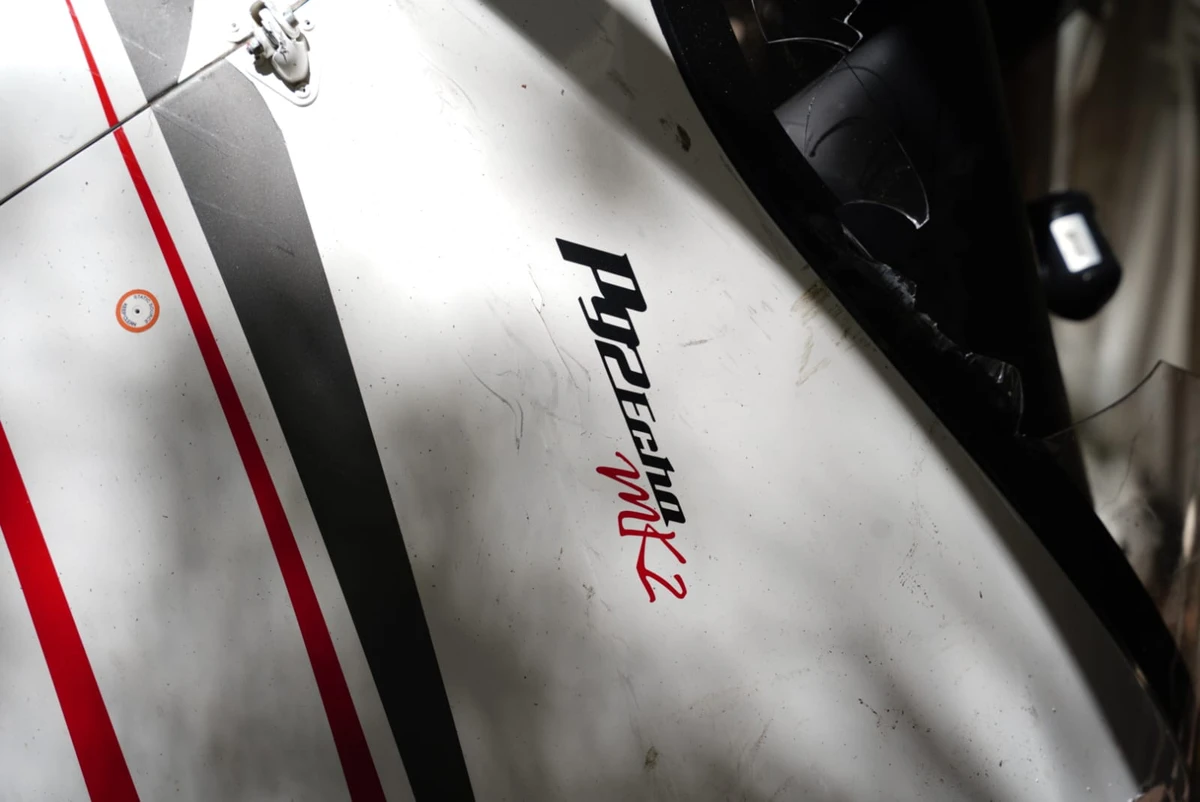 Avião cai após decolagem e atinge galpão em Guarapari por Fernando Madeira