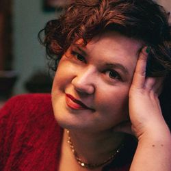 Rachel Reid nunca imaginou que seu livro sobre o relacionamento entre dois astros do hóquei sobre o gelo pudesse chegar às telas.