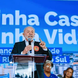 Fala do presidente brasileiro acontece em meio a investida tarifária e diplomática do republicano contra europeus a fim de anexar Groenlândia