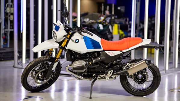 Equipada com propulsor de 1.170 cm³, a R 12 G/S entrega 109 cavalos e 11,5 kgfm de torque, números que sustentam sua proposta versátil, capaz de encarar diferentes tipos de terreno com respostas refinadas