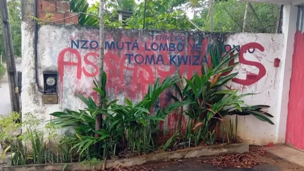 O episódio ocorreu próximo ao Dia Nacional de Combate à Intolerância Religiosa, celebrado nesta quarta-feira (21); o caso é investigado pela Polícia Civil como crime de dano e intolerância religiosa