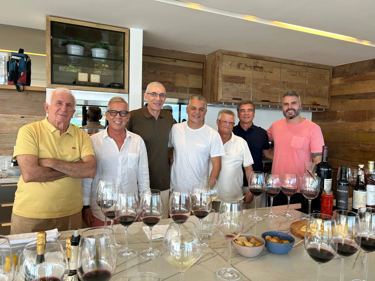 Walter Siquara, André Hees, Décio Chieppe, Eduardo Caliman, Fernando Chieppe Carreira,  Rafael dos Santos Filho e Leandro Coser Pinheiro