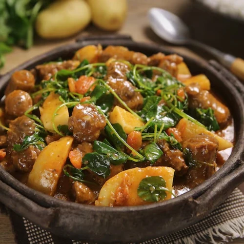 Rabada com batata e agrião