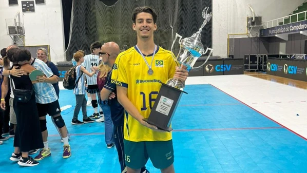 Ponteiro Davi Rocha foi um dos destaques da seleção de base