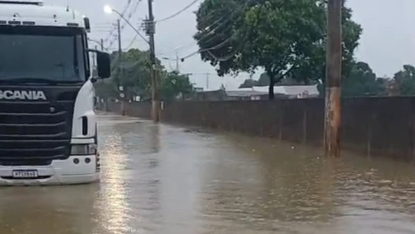 Todo o território capixaba está sob influência de fenômeno que gera chuvas volumosas e persistentes, favorecendo riscos de alagamentos e deslizamentos