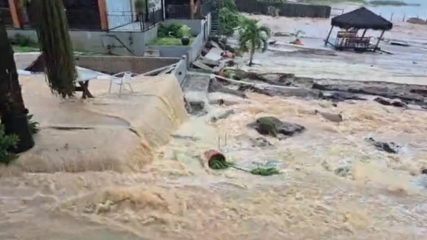 Município registrou o maior volume de chuva do Espírito Santo em 24 horas, e equipes enfrentam dificuldades de acesso para as buscas – que contam com apoio de helicóptero