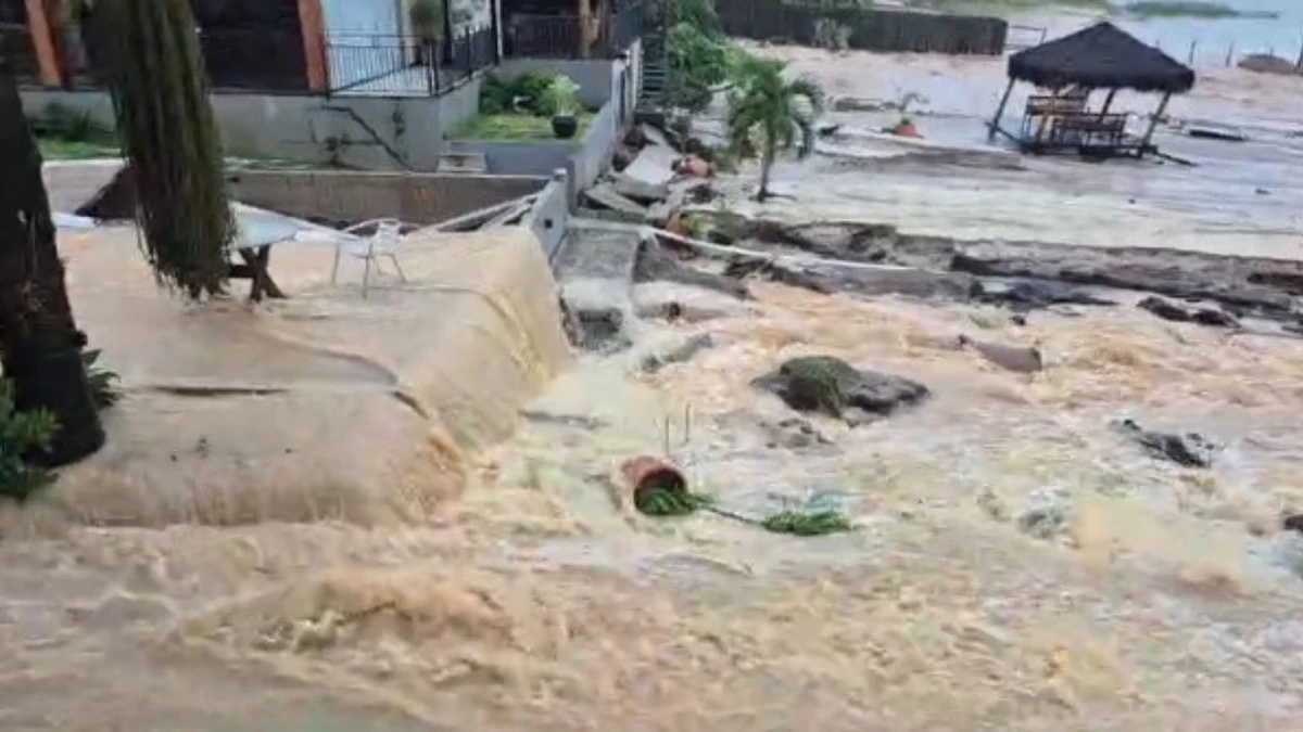 Chuva em Rio Bananal, região Norte do Estado por Leitor A Gazeta