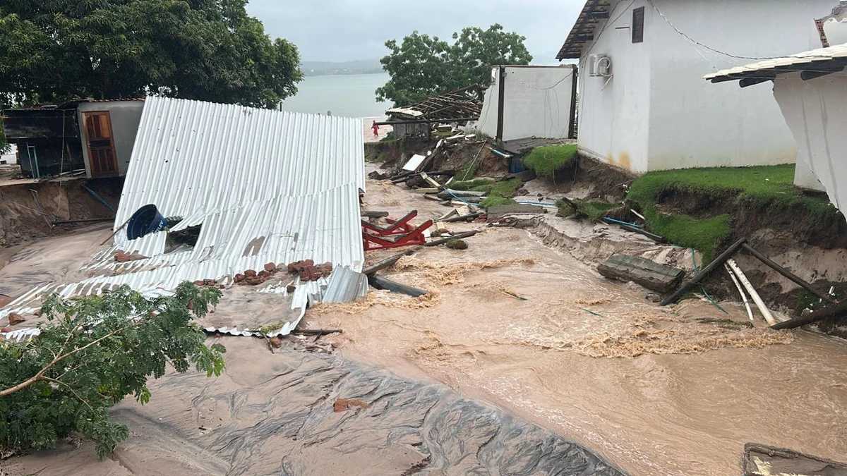 Chuva forte provoca estragos em Rio Bananal por Leitor | A Gazeta 