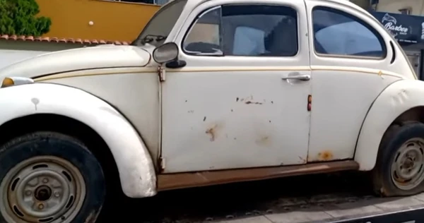Fusca modelo 1981 em processo de restauração por Lívio Meirelles/Arquivo pessoal