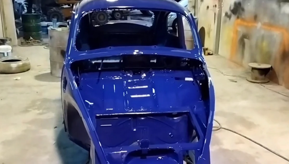 Fusca modelo 1981 em processo de restauração por Lívio Meirelles/Arquivo pessoal