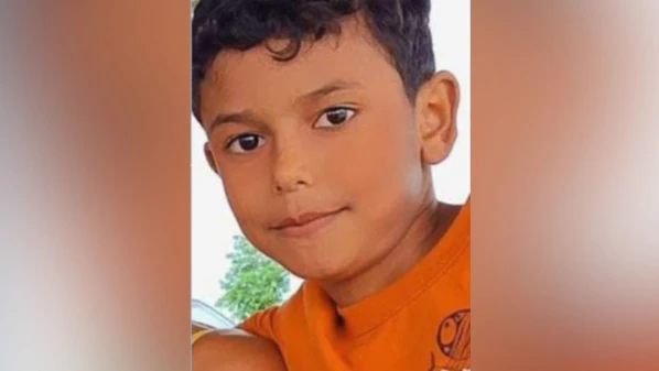 Familiares e amigos se despediram de Otávio Vieira Amaral, de 10 anos, nesta quinta-feira (22)