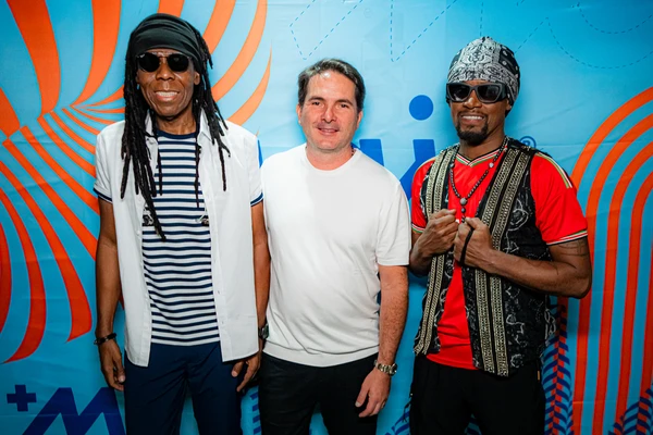 Bino Farias, Bruno Lawall e Toni Garrido