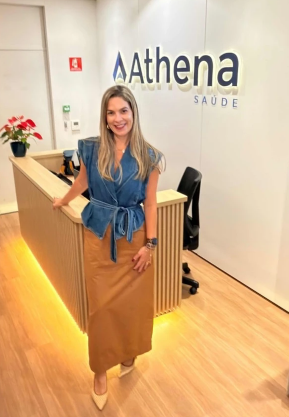 Carol Castro assumo a gerência de Marketing Nacional do Grupo Athena Saúde