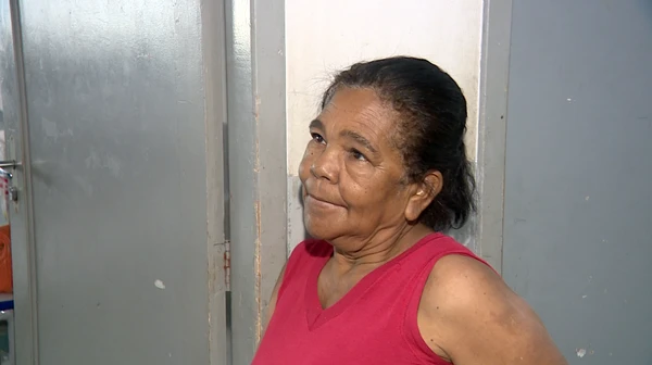 Dona Renir - desabrigada Rio Quartel Linhares