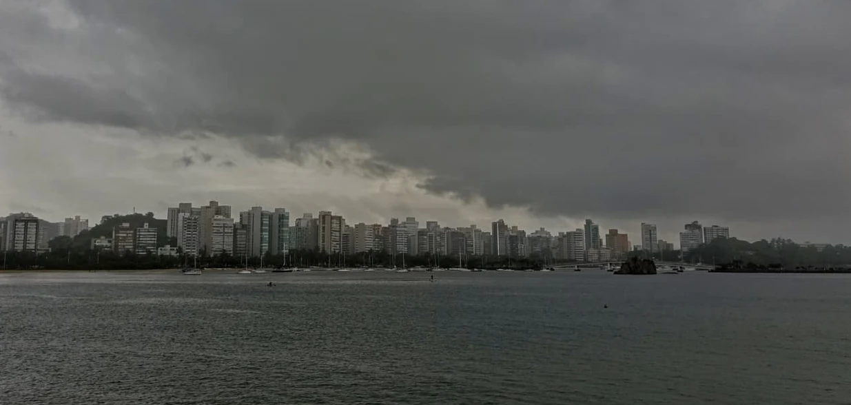 Segundo a Climatempo, instabilidades podem provocar pancadas frequentes e risco de acumulados elevados no Estado, principalmente na áreas litorâneas