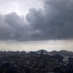 Meteorologista Mauro Bernasconi, da Defesa Civil, explica combinação de fenômenos que deve gerar chuvas intensas em território capixaba