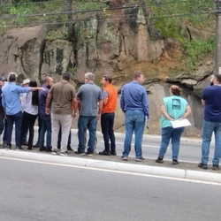 Trecho no sentido Centro de Vitória ficará fechado entre às 7h de sábado (24) até às 12h de domingo (25) para ação preventiva para evitar deslizamentos
