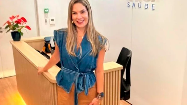 Com uma trajetória que passa por agência, varejo e indústria, Carol construiu sua carreira majoritariamente no setor de saúde, onde soma mais de 15 anos de experiência. O grupo Athena é a terceira maior empresa de medicina de grupo do país