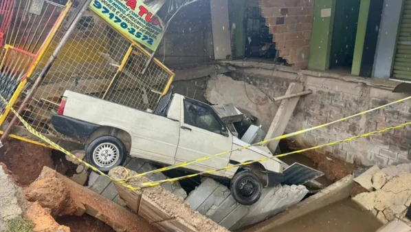 O Corpo de Bombeiros de Minas Gerais registrou 22 ocorrências de árvores caídas, além de sete com risco iminente de queda