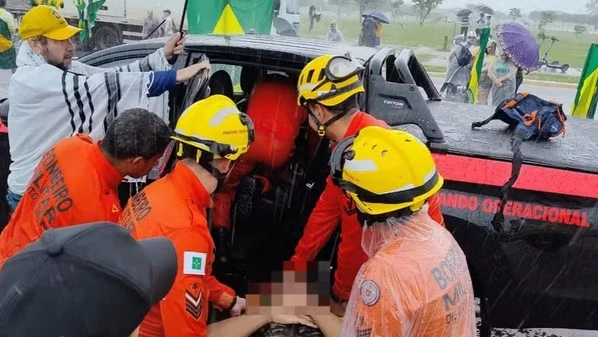 Manifestantes relataram estrondo forte e presença de só uma ambulância no local, onde grupo aguardava a chegada do deputado Nikolas Ferreira após caminhada