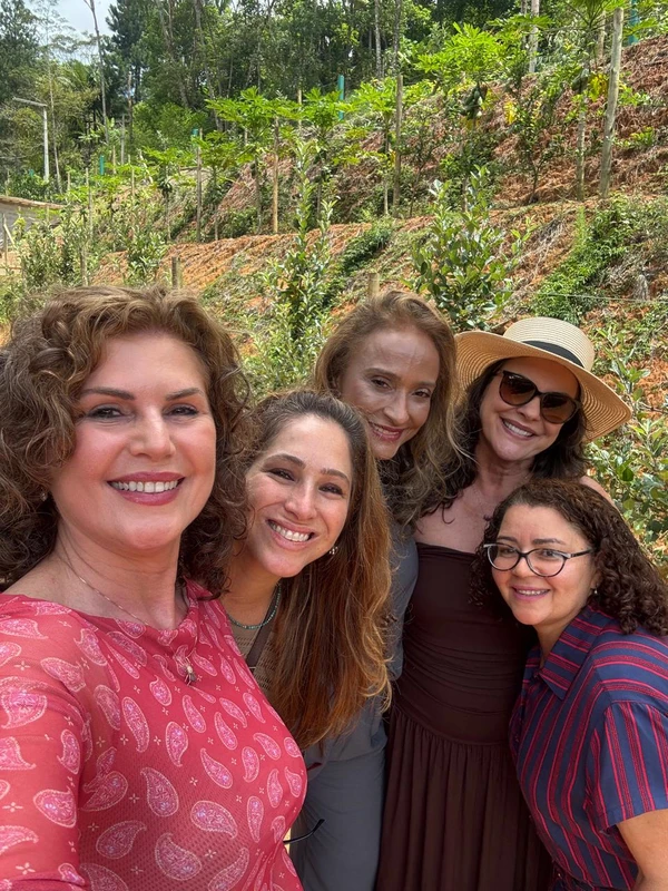 Fabiana Croce, Mariana Sandri, Marcela Victorino,  Mariluce Boghi e Elza Roriz